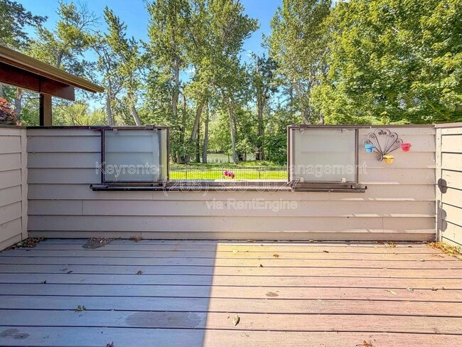 Building Photo - 4780 N Riverfront Dr