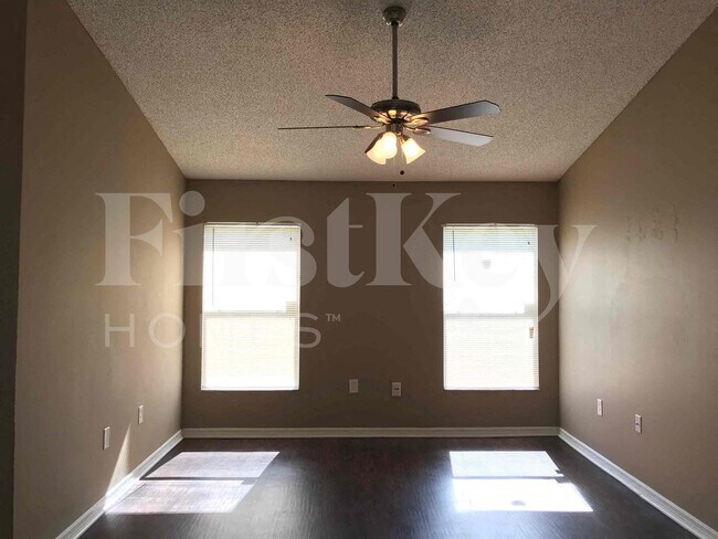 Building Photo - 6524 Viewpoint Ct