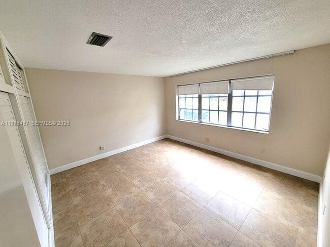 Building Photo - 1431 S 14th Ave