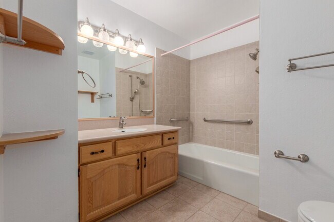 Building Photo - 6724 Knight Dr