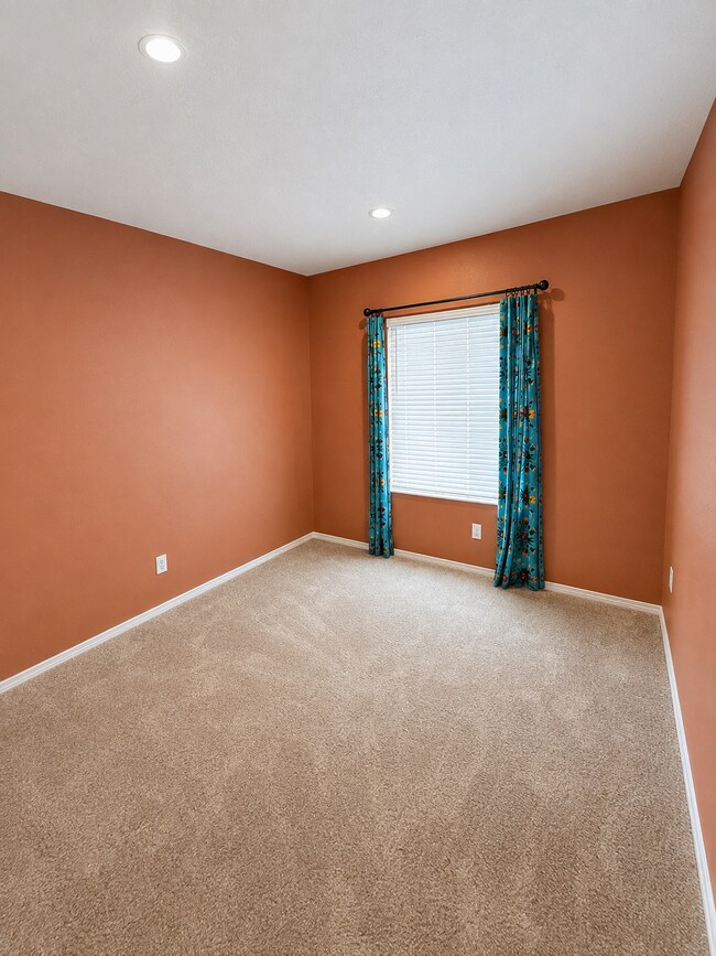 Building Photo - 174 Spectrum Ave SW