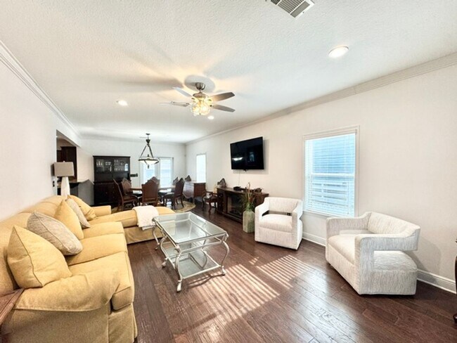 Building Photo - 104 Golf Villa Dr