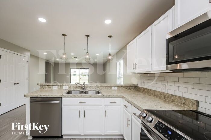 Building Photo - 354 Shadow Lakes Dr
