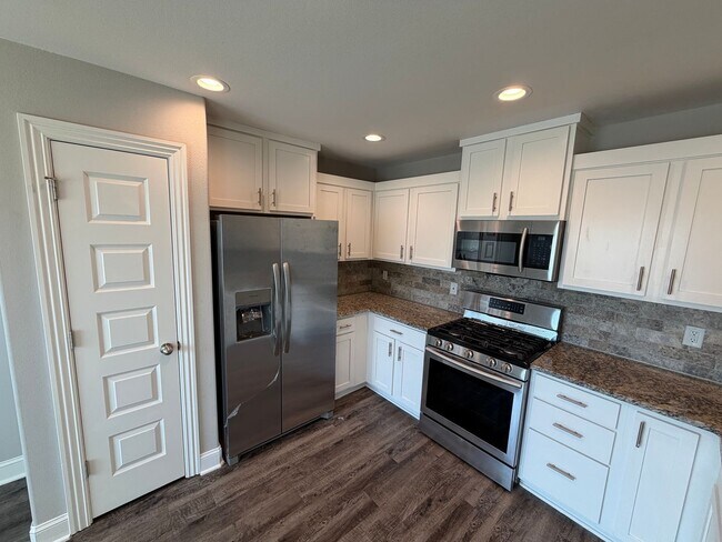 Building Photo - 6025 W Quinn St