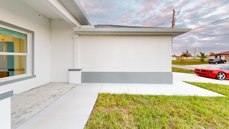 Building Photo - 2028 NE 6th Ave