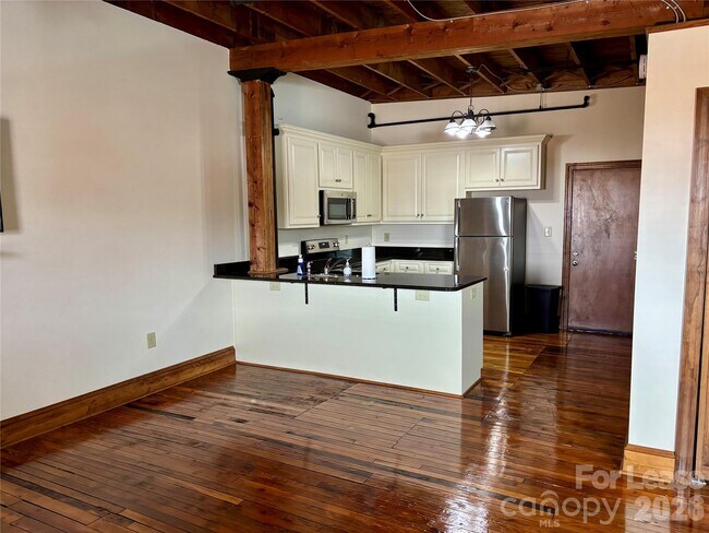 Building Photo - 235 E Main St