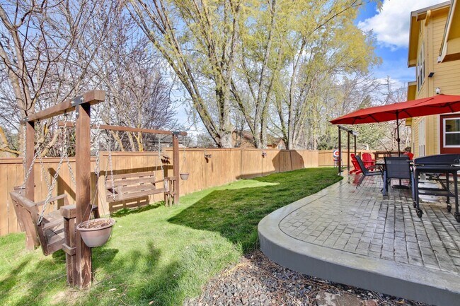 Building Photo - Fully Furnished 5 Bedroom Home in Eagle Id...