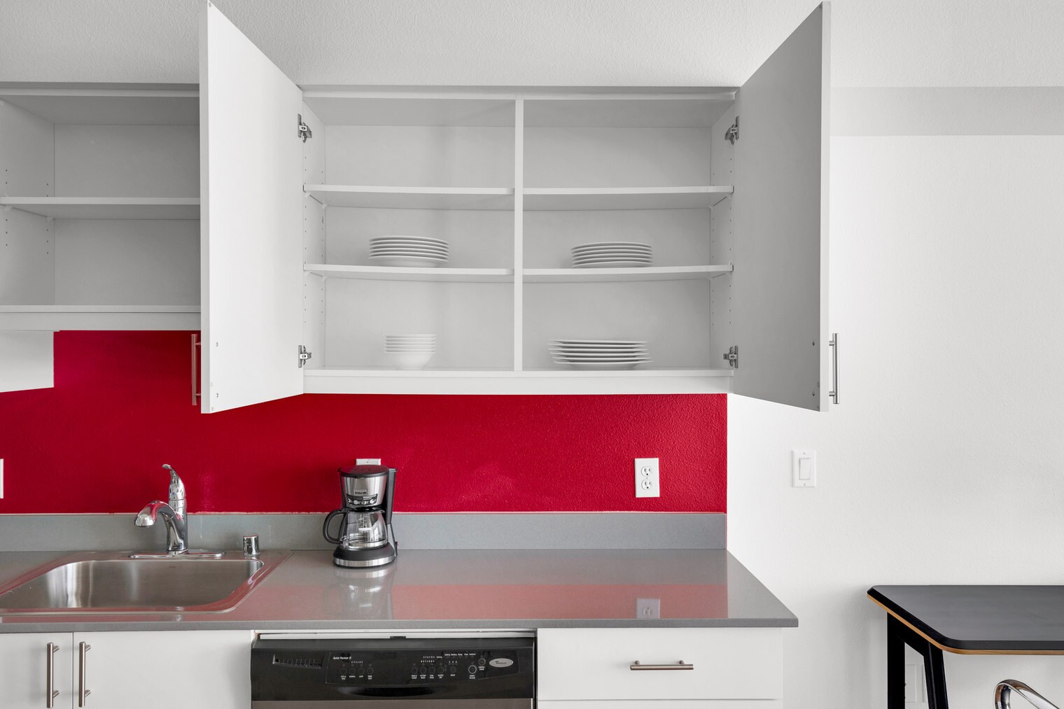 Building Photo - 330 3rd Ave W