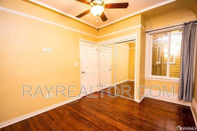 Building Photo - 4927 California St