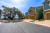 Building Photo - Beautiful 3 bedroom, 2.5 bathroom home in Ridge at Slaughter!!!