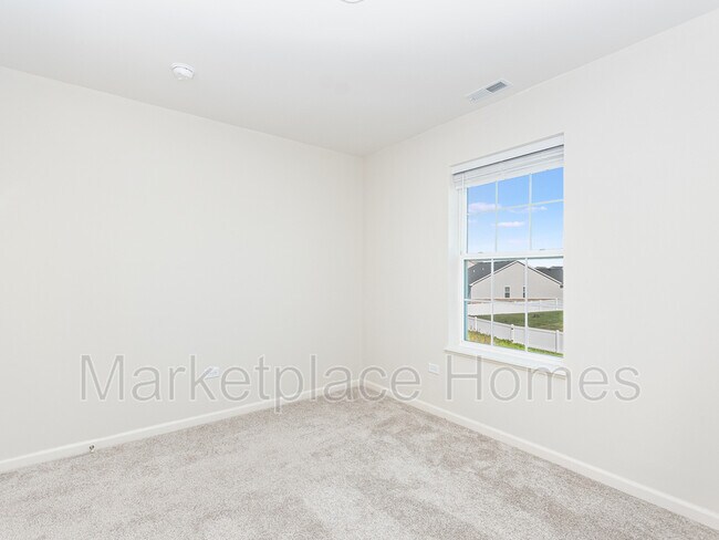 Building Photo - 15014 Quincy Cir