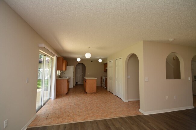 Building Photo - 47 Buttermill Dr