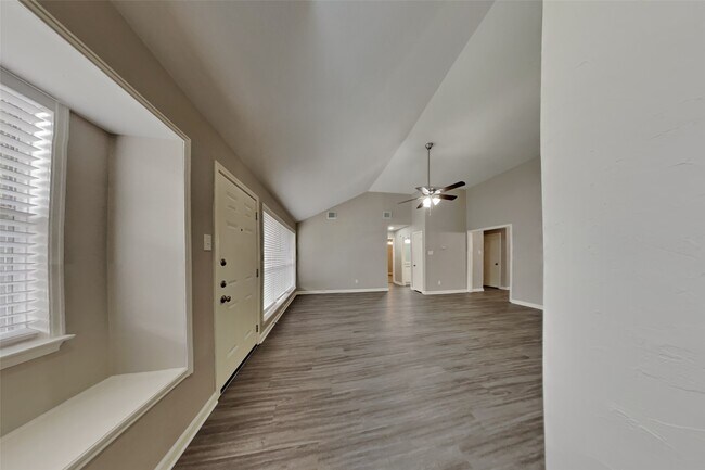 Building Photo - 4935 Northfork Dr