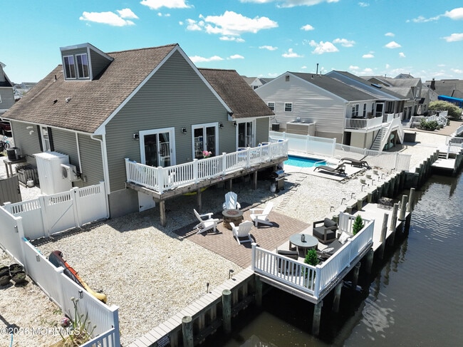 Building Photo - 140 Matilda Dr