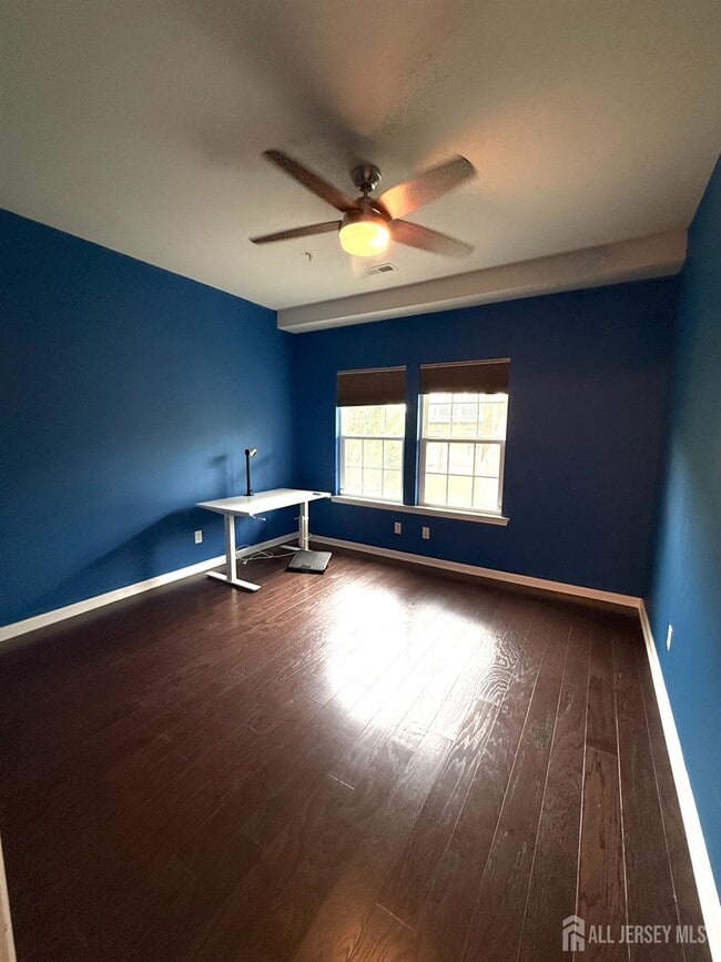 Building Photo - 1305 Hudson Cir