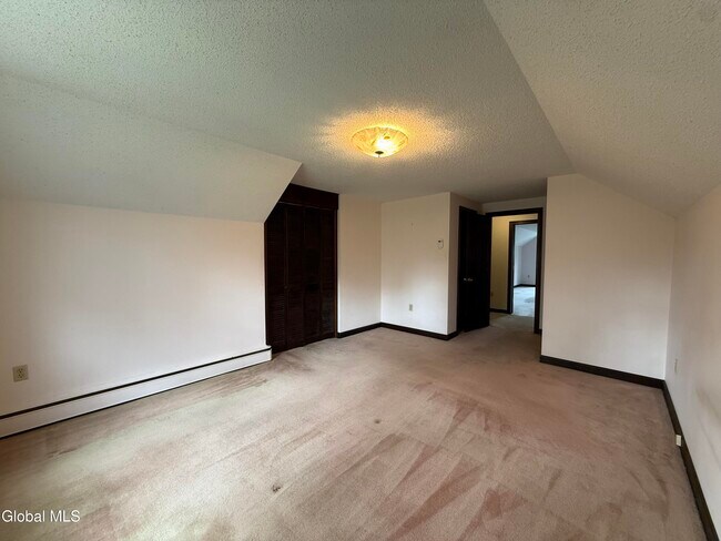 Building Photo - 549 Columbia St Ext