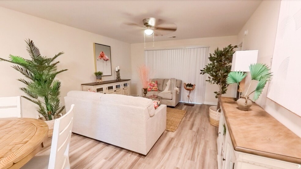 Interior Photo - Patriots Hollow at the Beach