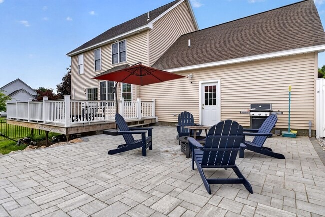 Building Photo - Spacious Stratham Home | Semi-In Ground Pool | Finished Basement | AVAILABLE AUGUST 1st