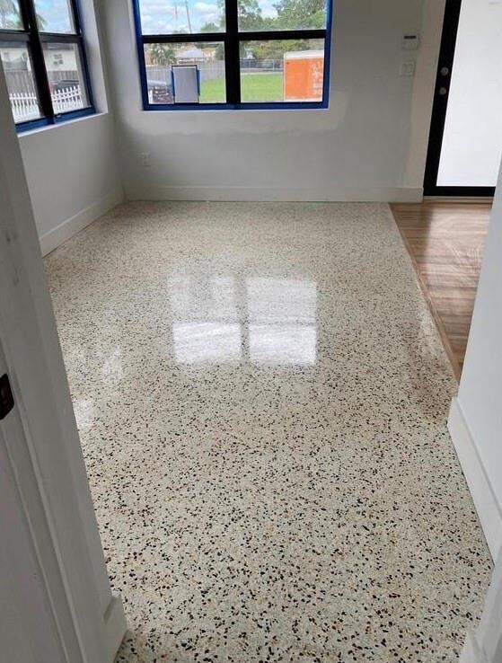 Building Photo - 170 W 58th St