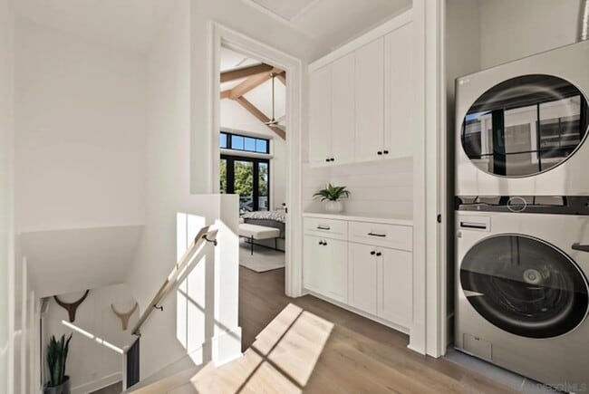 Building Photo - 715 F Ave