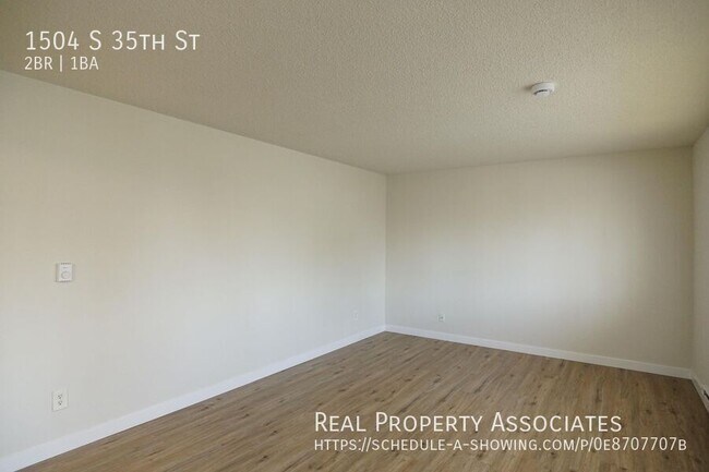 Building Photo - 1504 S 35th St