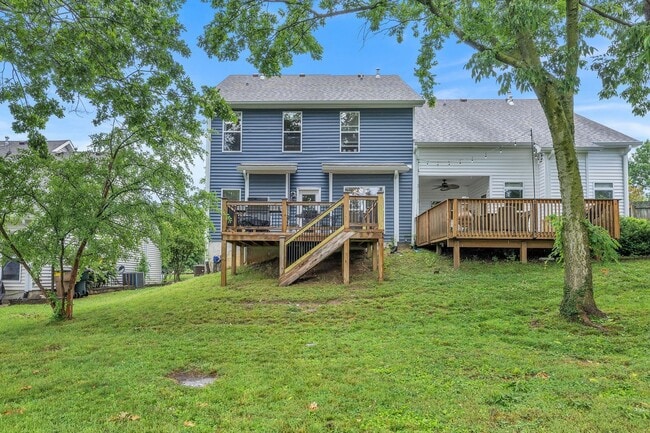 Building Photo - Spotless 3BR/2.5BA townhome minutes from West End, Downtown Nashville!