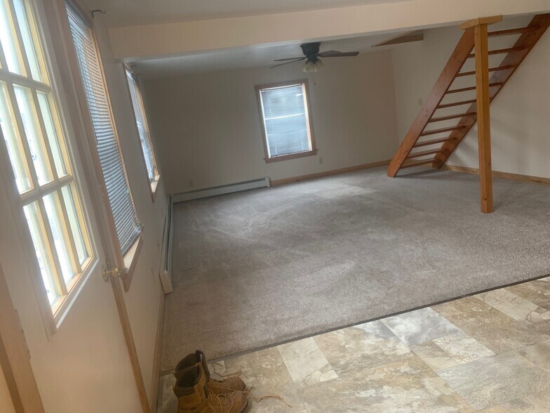 Building Photo - 8834 State Rd