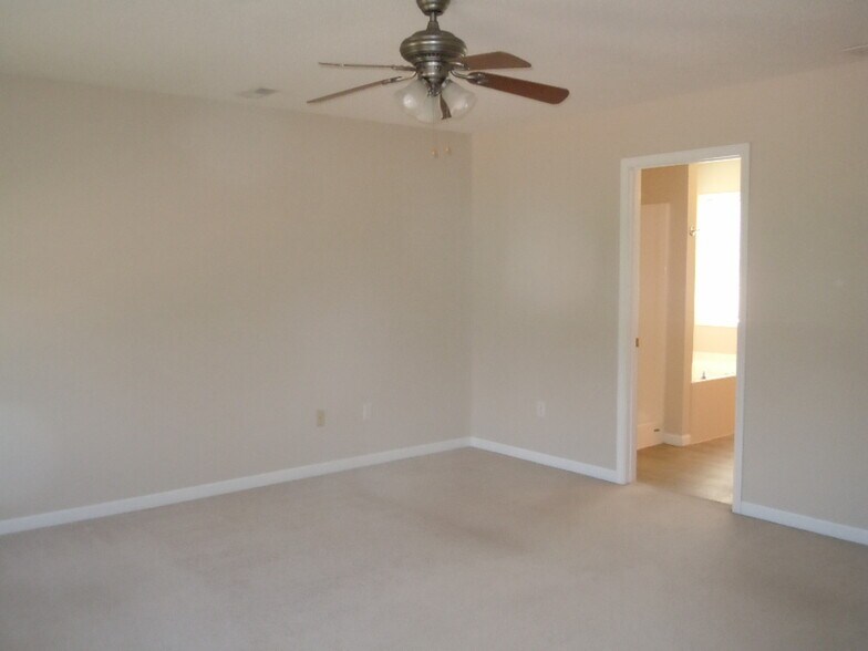 Building Photo - 100 Angel Oak Ct