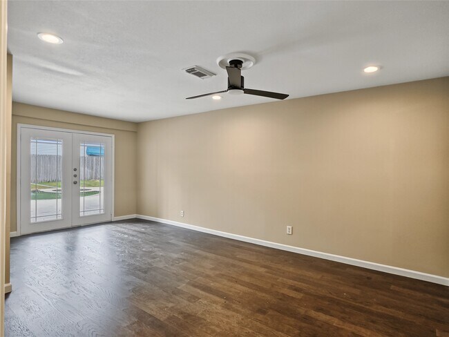 Building Photo - 139 Haversham Dr