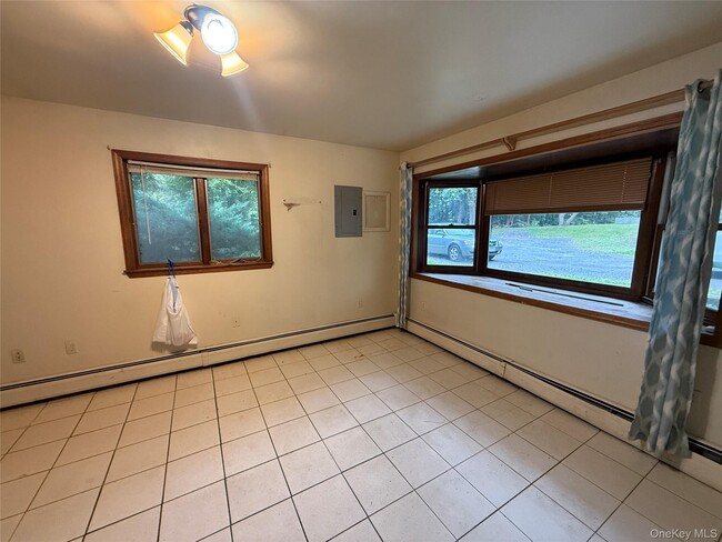 Building Photo - 7 Tanglewood Park Dr
