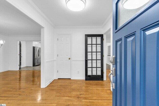 Building Photo - 125 River Way Dr