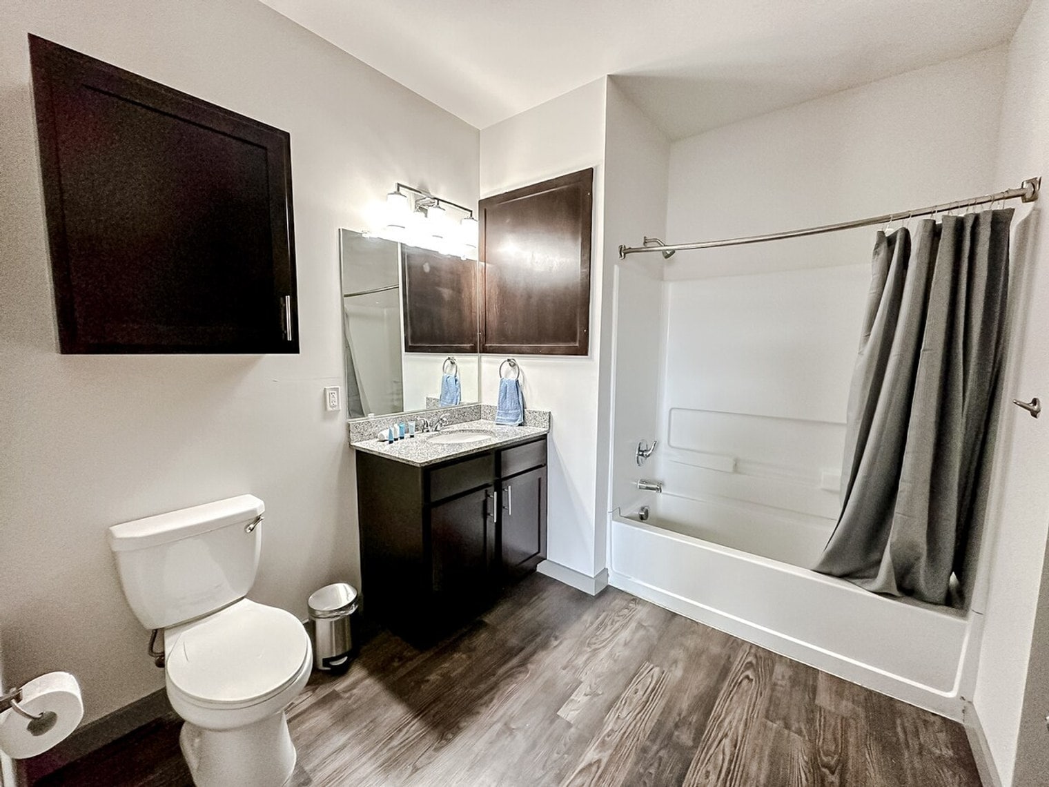 Building Photo - 111 E 4th St