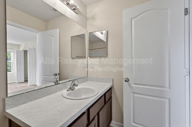 Building Photo - 7759 Legacy Trl
