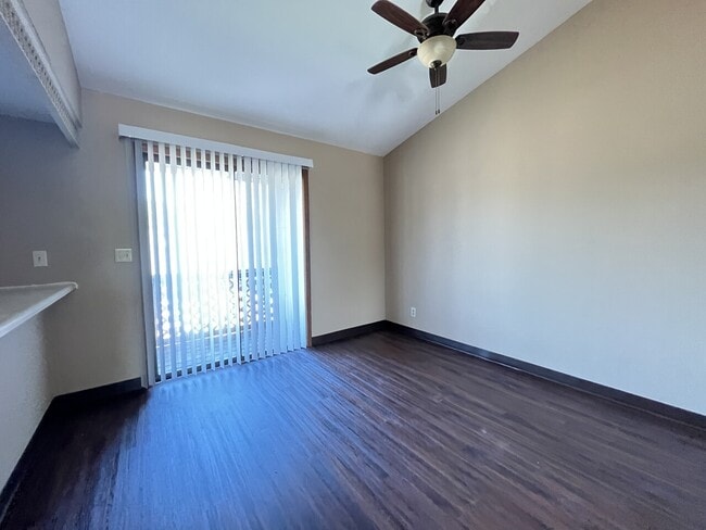 Building Photo - Lakewood Court Apartments
