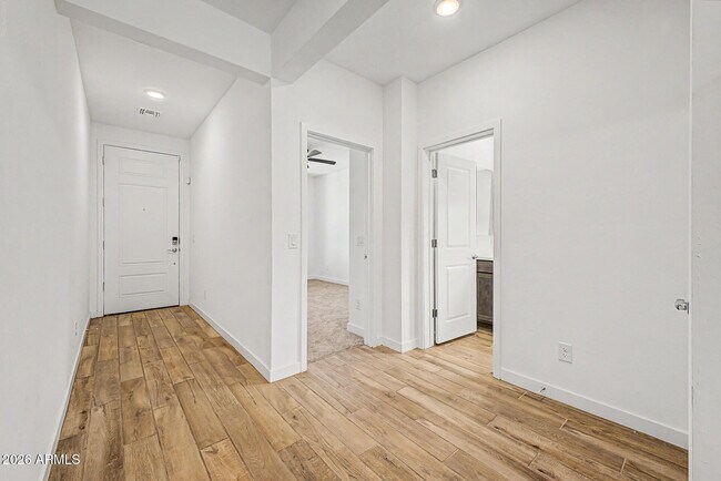 Building Photo - 17057 W Molly Ln