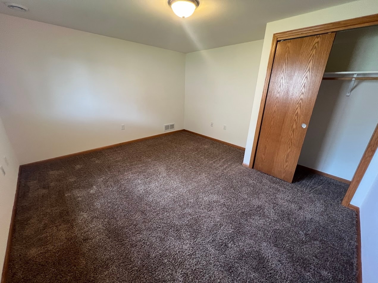 Building Photo - 1207 Temple Dr
