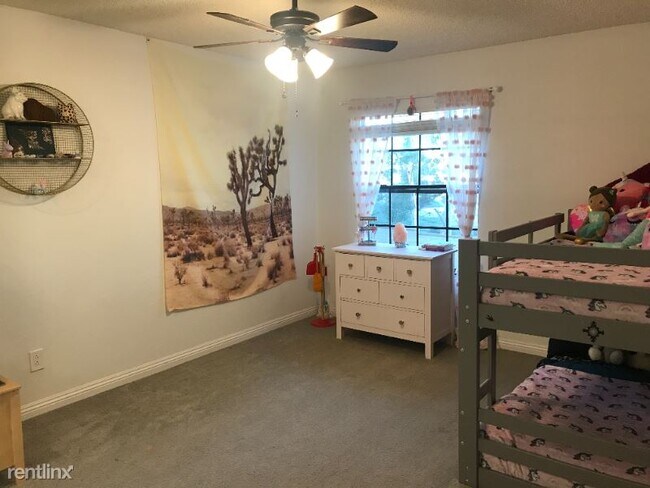 Building Photo - 2 br, 2 bath Condo - 10367 Azuaga st