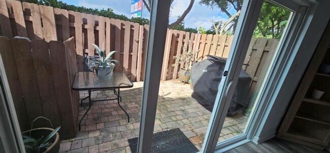 Building Photo - 1690 NE 33rd Ave