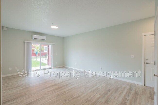 Building Photo - 13001 S Crompton Lane