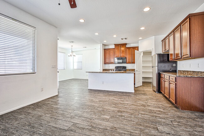 Building Photo - 6360 Beavertail Pond Ave