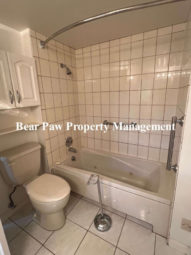Building Photo - Spacious 4 Bedroom Home in North Evergreen!!