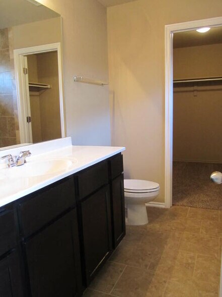 Building Photo - 2813 Sunberry Way