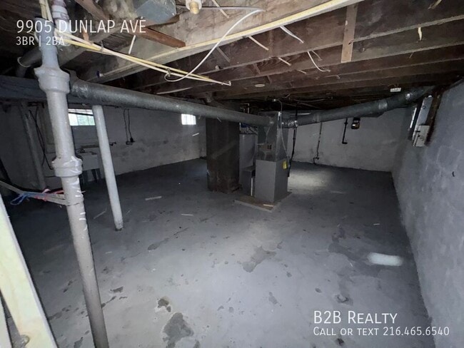 Building Photo - 9905 Dunlap Ave