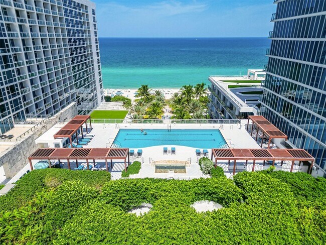 Building Photo - 6801 Collins Ave