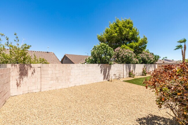 Building Photo - 434 Viewmont Dr