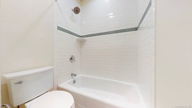 Building Photo - 59 Crescent Rd