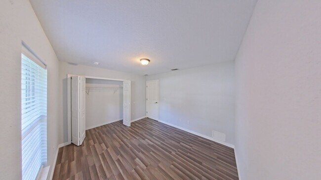 Building Photo - Beautiful 3/2 in Hidden Lake