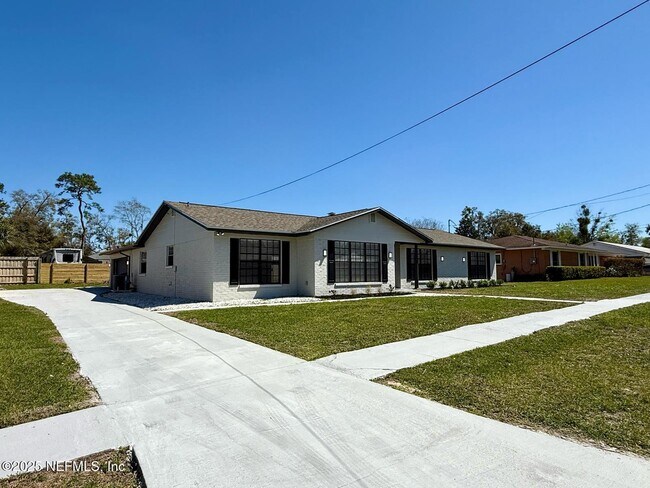 Building Photo - 2793 Greenridge Rd