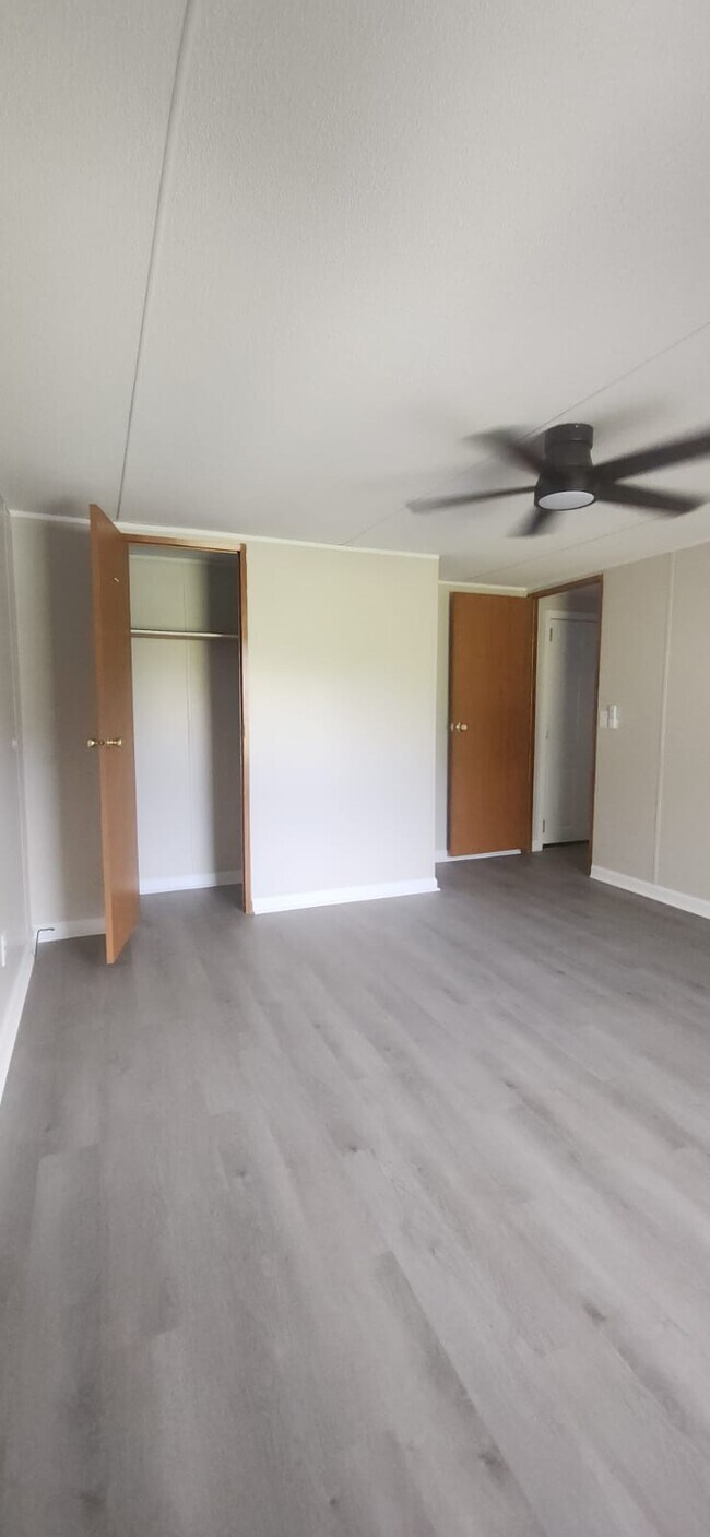 Building Photo - 19 Whispering Pines Cir