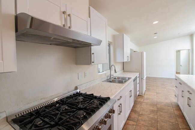 Building Photo - 299 Albert Dr